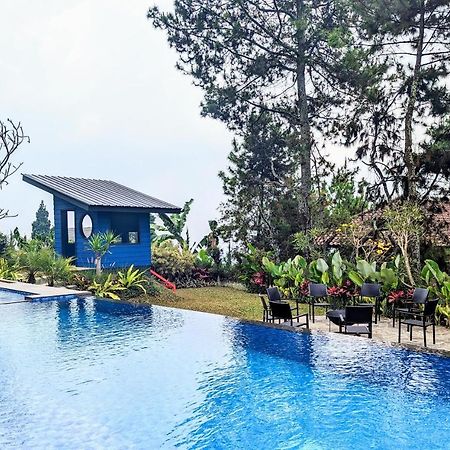 Cottonwood Exclusive Villa @Lembang Asri - Jacuzzi Playground Netflix Billyard Dış mekan fotoğraf