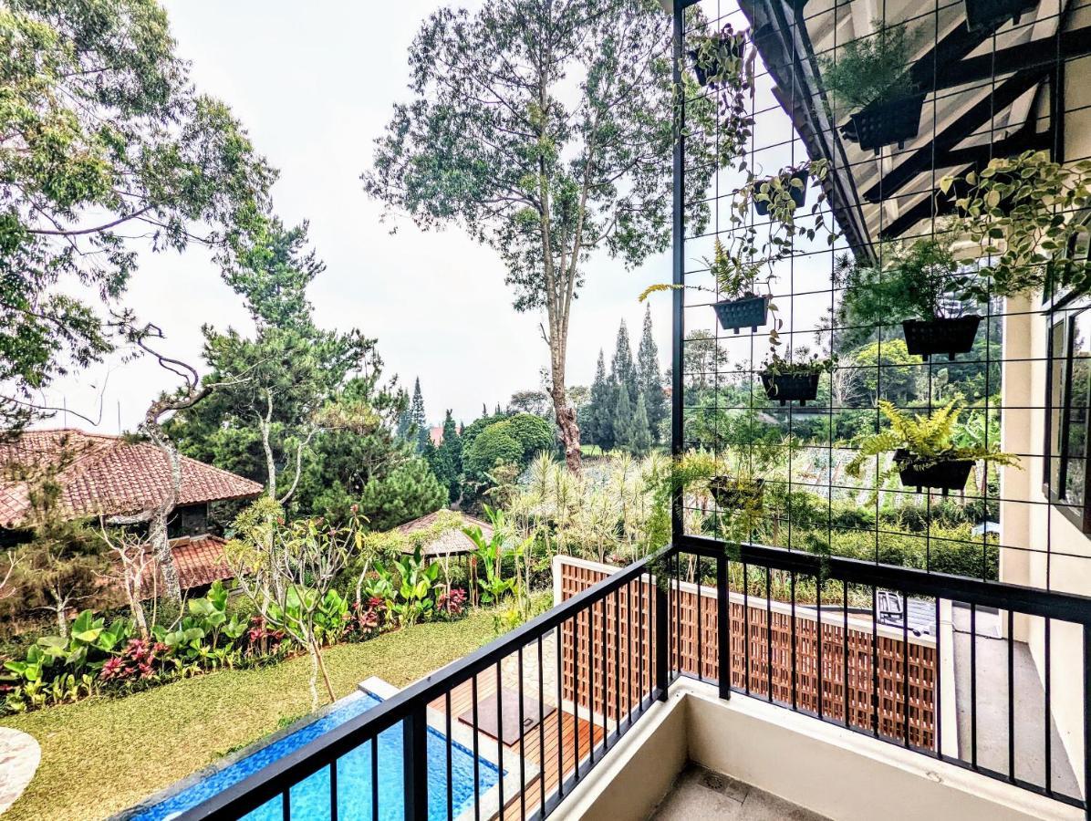 Cottonwood Exclusive Villa @Lembang Asri - Jacuzzi Playground Netflix Billyard Dış mekan fotoğraf